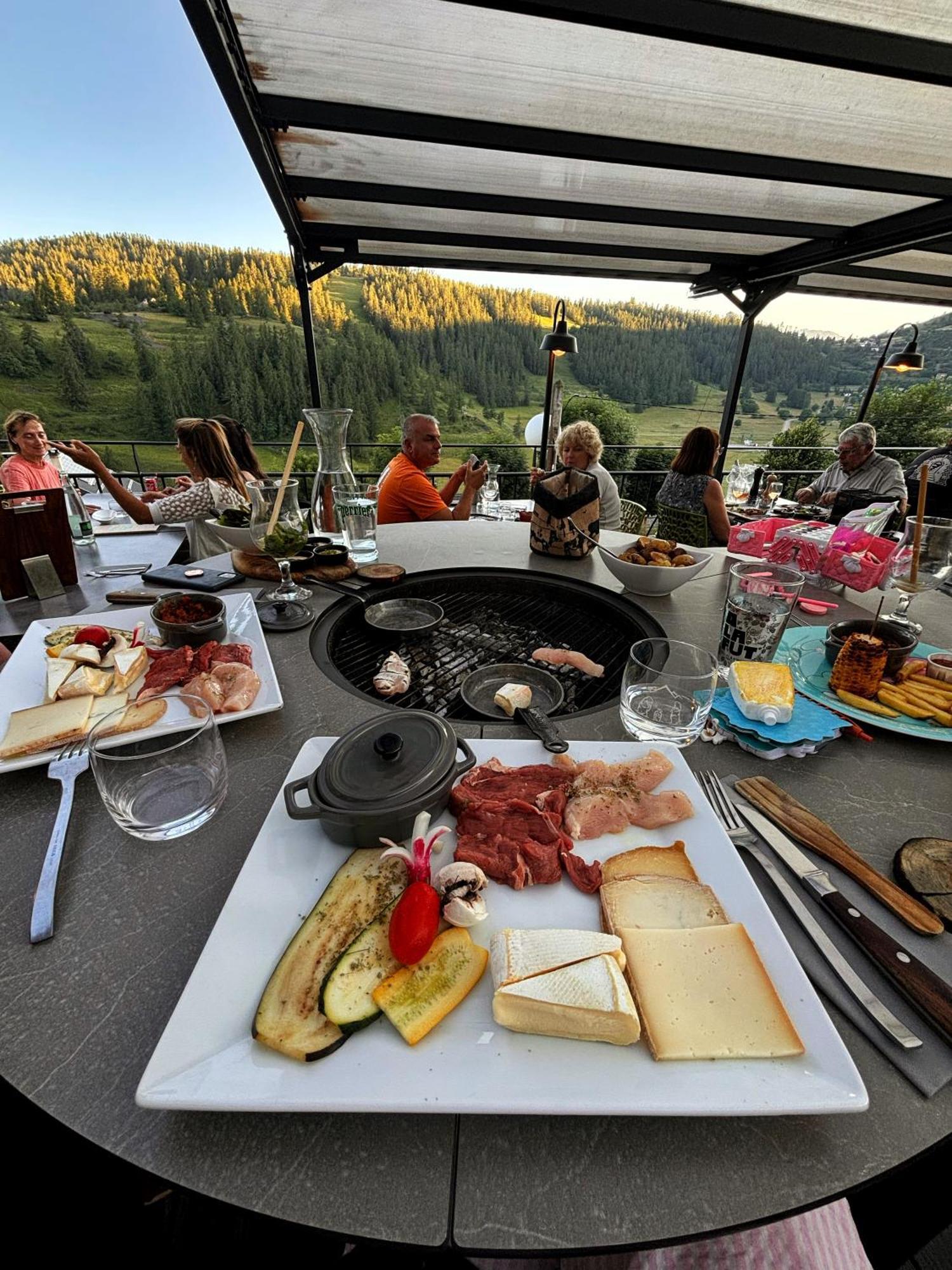 Hotel Genepi Бёй Экстерьер фото